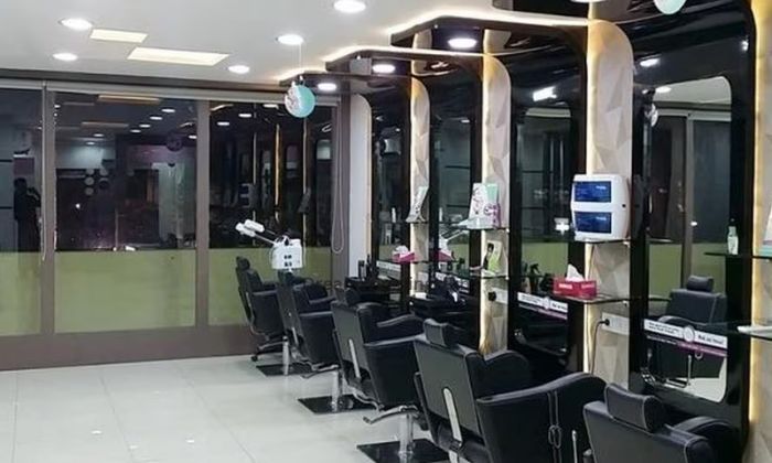 THE EMPIRE SALON